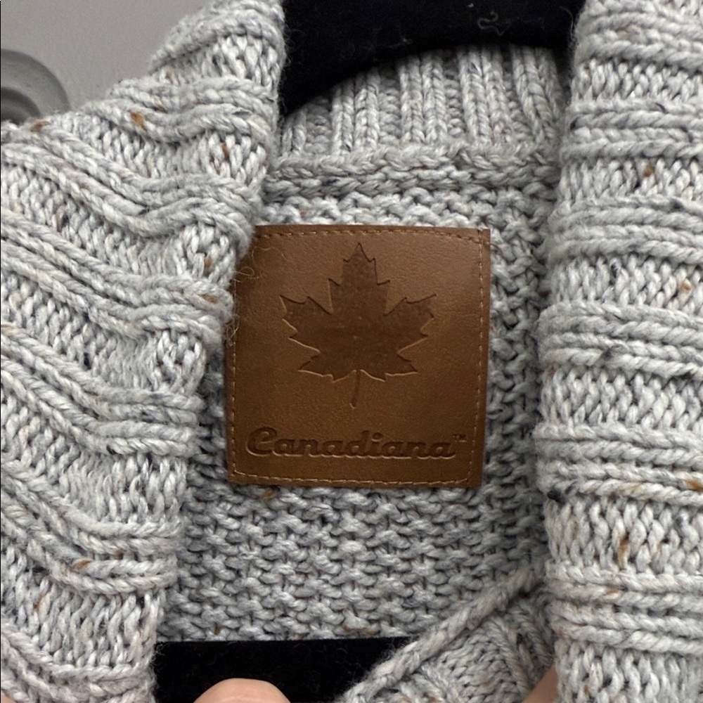 Elegant Heather Gray Cable Knit Turtleneck Sweater - Picture 2 of 10